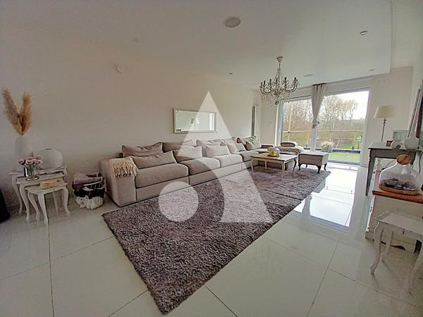 Maison 11 pièces 242.12 m2