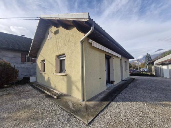 Vions maison de plain-pied sur 359m² de terrain