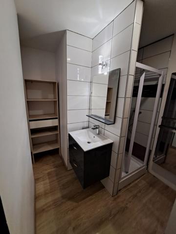 A LOUER - Appartement au 1er étage situé dans le bourg de Pissotte