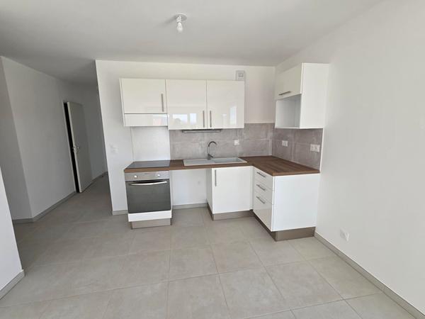 APPARTEMENT T3 NEUF -DERNIER ETAGE - RESIDENCE SECURISEE - 2 PLACES DE PARKING - ASCENSEUR - BALCON