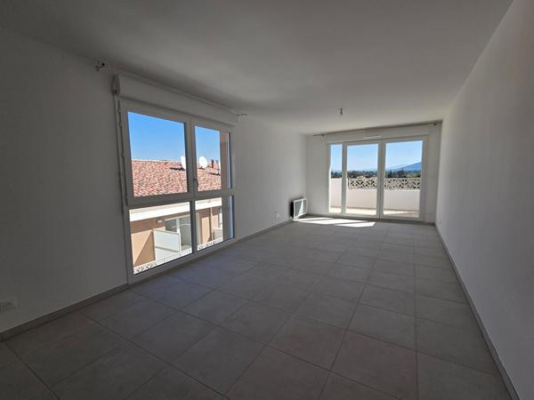 APPARTEMENT T3 NEUF -DERNIER ETAGE - RESIDENCE SECURISEE - 2 PLACES DE PARKING - ASCENSEUR - BALCON