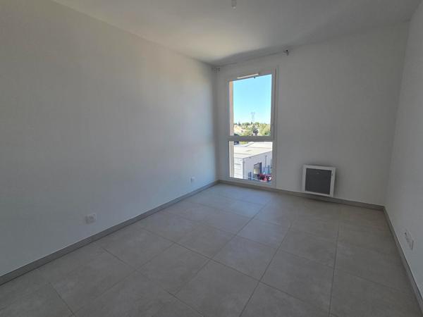 APPARTEMENT T3 NEUF -DERNIER ETAGE - RESIDENCE SECURISEE - 2 PLACES DE PARKING - ASCENSEUR - BALCON