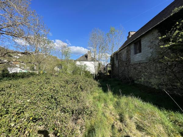 MAISON A RENOVER AVEC GRANGE-ETABLE A ANTIGNAC Antignac (15240)