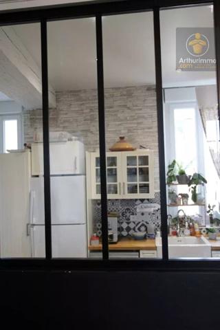 Location                                                      Appartement
                        
                     5 pièces                      102 m2                     à Beaugency
