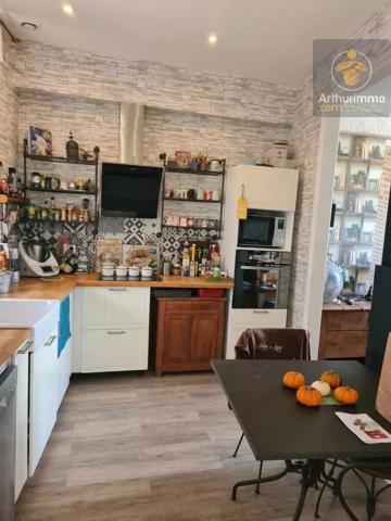 Location                                                      Appartement
                        
                     5 pièces                      102 m2                     à Beaugency
