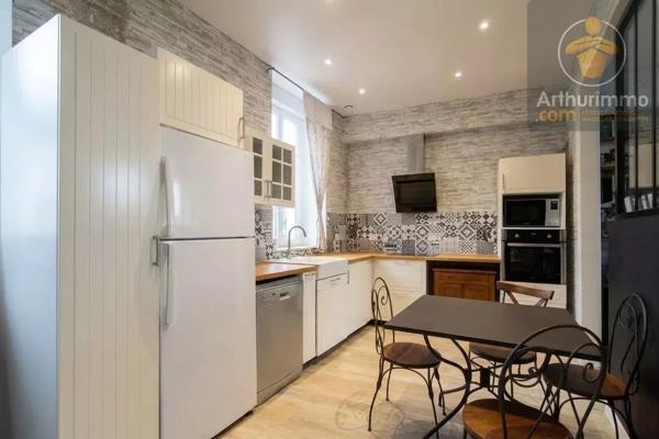 Location                                                      Appartement
                        
                     5 pièces                      102 m2                     à Beaugency