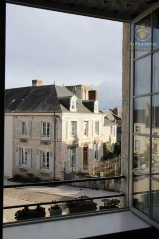Location                                                      Appartement
                        
                     5 pièces                      102 m2                     à Beaugency