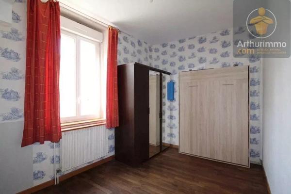Location                                                      Appartement
                        
                     5 pièces                      102 m2                     à Beaugency