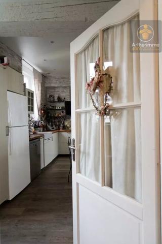 Location                                                      Appartement
                        
                     5 pièces                      102 m2                     à Beaugency