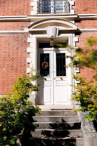 Versailles (78000) EXCLUSIVITE - COUP DE COEUR - MAISON FAMILIALE - 5 CHAMBRES ET 1 BUREAU - JARDIN PAYSAGE - TERRASSES - GARAGE