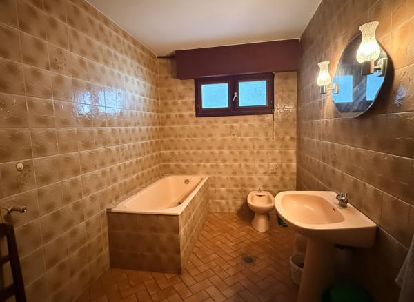 Maison 6 pièces à vendre à Tarnos - 142 m² avec grand hangar et garage