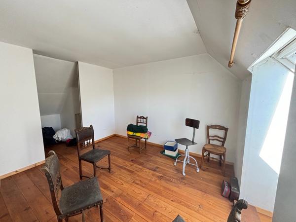 BEAU POTENTIEL DE 130 M² HABITABLE