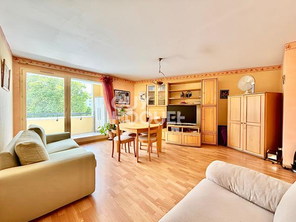 Appartement spacieux de 4 pièces à Bron