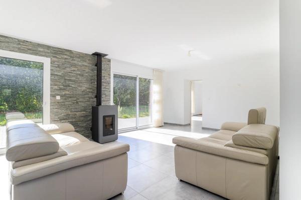 PAVILLON CONTEMPORAIN AVEC VIE DE PLAIN PIED