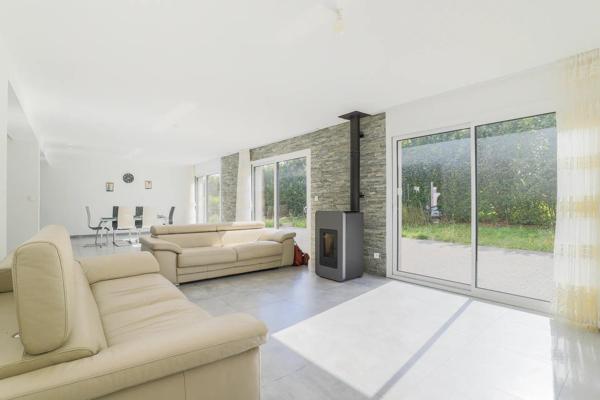 PAVILLON CONTEMPORAIN AVEC VIE DE PLAIN PIED