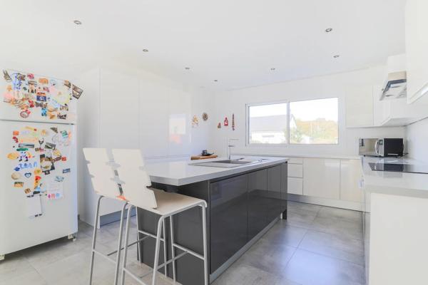 PAVILLON CONTEMPORAIN AVEC VIE DE PLAIN PIED