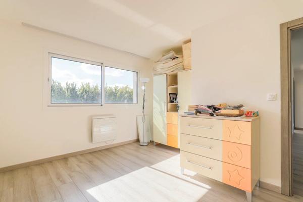 PAVILLON CONTEMPORAIN AVEC VIE DE PLAIN PIED