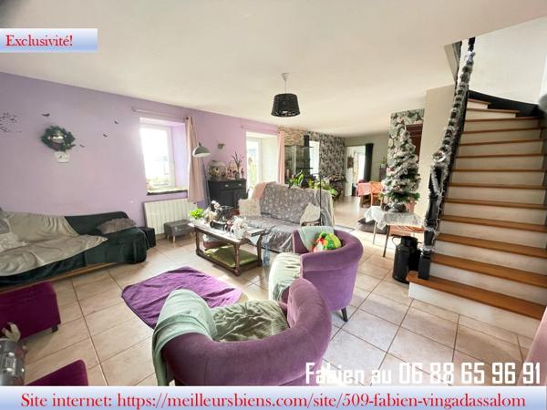 LONGERE EN PIERRE DE TAILLE A SAISIR!