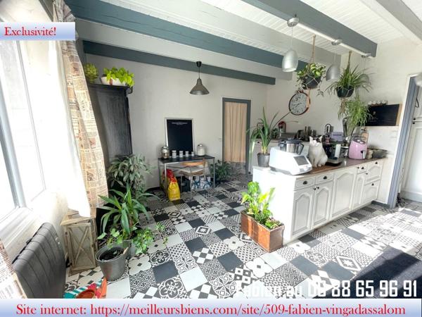 LONGERE EN PIERRE DE TAILLE A SAISIR!