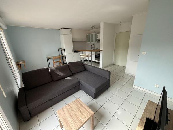 SALON DE PROVENCE - Appartement 2 pièces meublé avec balcon et box