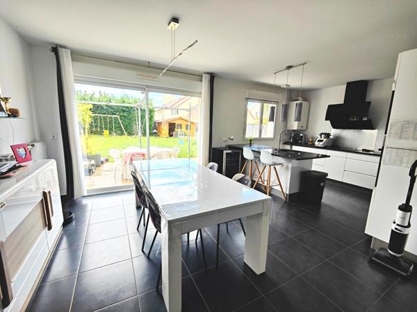 Maison Guignes 6 pièce(s) 120,61 m2