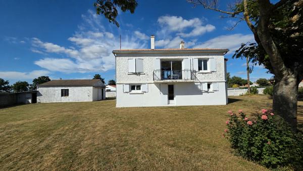 Maison 3 chambres + bureau avec Atelier . Notre-Dame-de-Riez