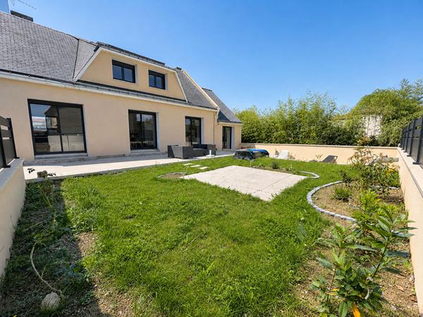 Maison Coueron 8 pièces, 6 chambres, 220 m2 en impasse