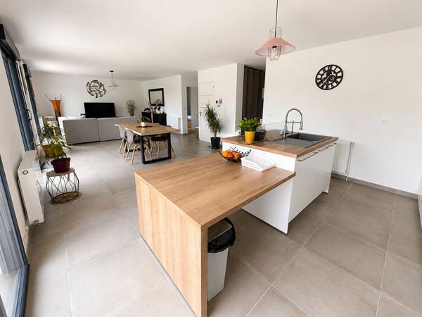 Maison Coueron 8 pièces, 6 chambres, 220 m2 en impasse