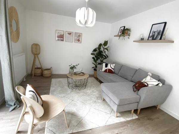 Maison
                                                                                                                                                                                                                                                                                                                        4 pièce(s)                                                                                                                                                                                                          2 chambre(s)                                                                                                                                                                                                          82  m²
