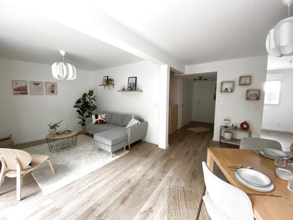 Maison
                                                                                                                                                                                                                                                                                                                        4 pièce(s)                                                                                                                                                                                                          2 chambre(s)                                                                                                                                                                                                          82  m²