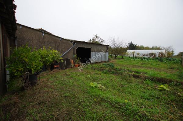 Maison à rénover ou bâtiment de stockage sur la commune de la Chaussaire