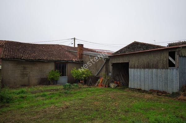 Maison à rénover ou bâtiment de stockage sur la commune de la Chaussaire