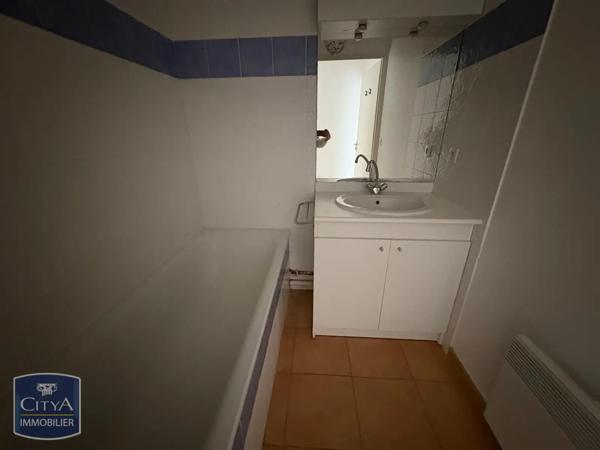Appartement à louer 2 pièces 48m² Nîmes (30000)