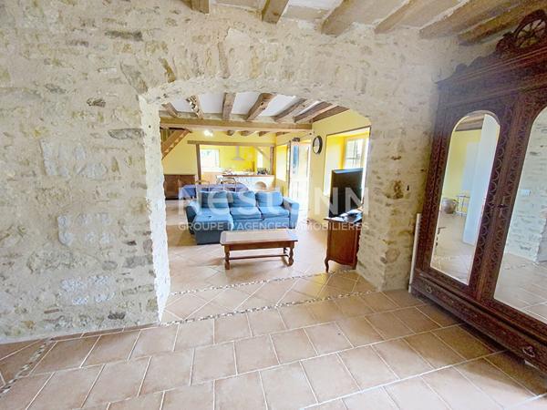 Longère de charme au calme, vue sur les champs à Huillé-Lézigné