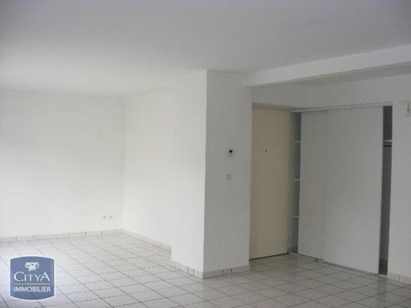 Appartement à louer 4 pièces 97.69m²