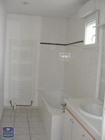 Appartement à louer 4 pièces 97.69m²