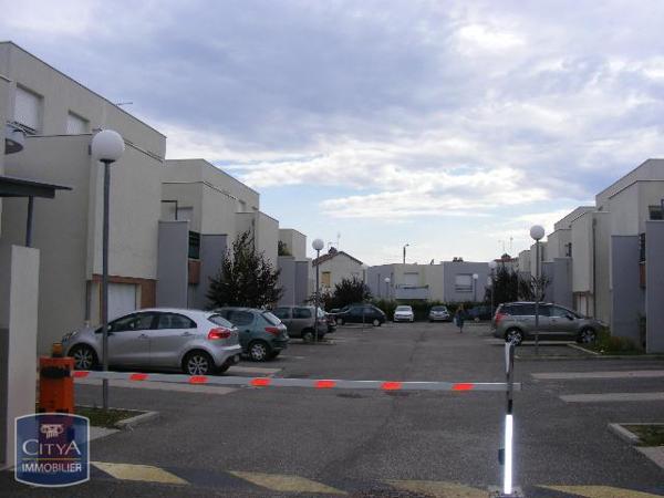 Appartement à louer 4 pièces 97.69m²