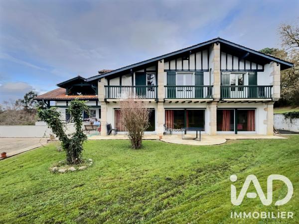 Maison à vendre 10 pièces 300 m² Urrugne