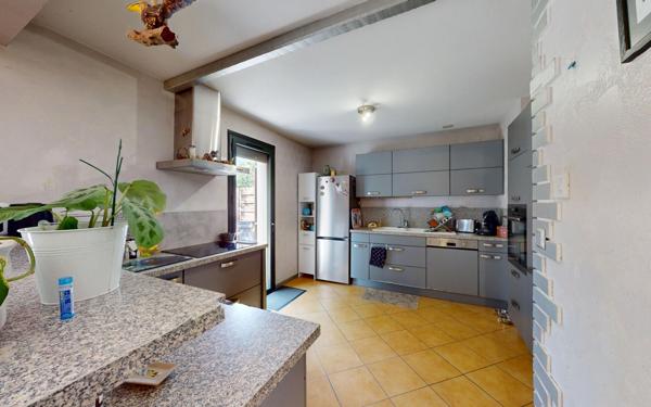 Maison à vendre    4 pièces • 90 m2 Vaulx-en-Velin