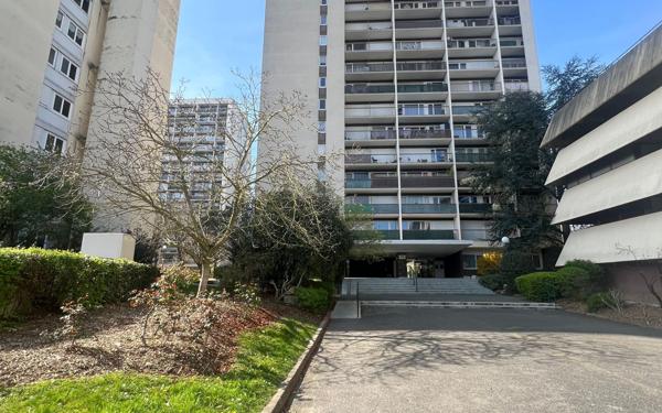 Appartement à louer    2 pièces • 48,80 m2 Antony