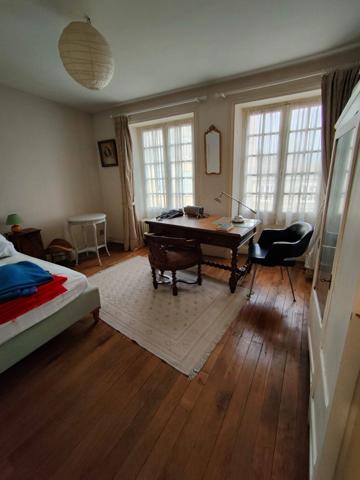 Maison à vendre 14 pièces SAINT MAIXENT L'ECOLE (79)