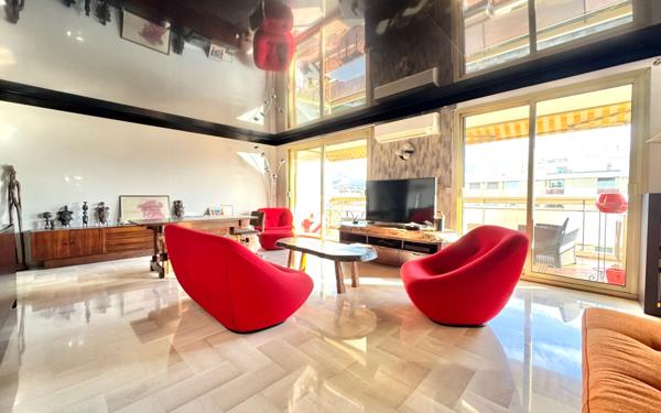 Appartement à vendre    3 pièces • 99,35 m2 Marseille 9