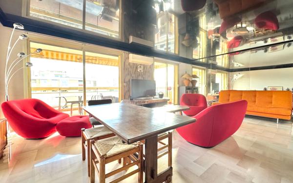 Appartement à vendre    3 pièces • 99,35 m2 Marseille 9