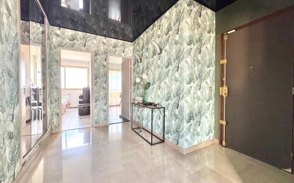 Appartement à vendre    3 pièces • 99,35 m2 Marseille 9