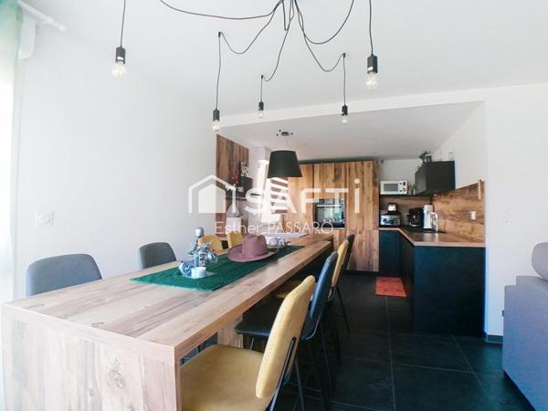 Appartement en duplex avec esprit maison – Terrasse, jardin et double garage XXL