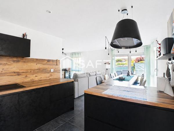 Appartement en duplex avec esprit maison – Terrasse, jardin et double garage XXL