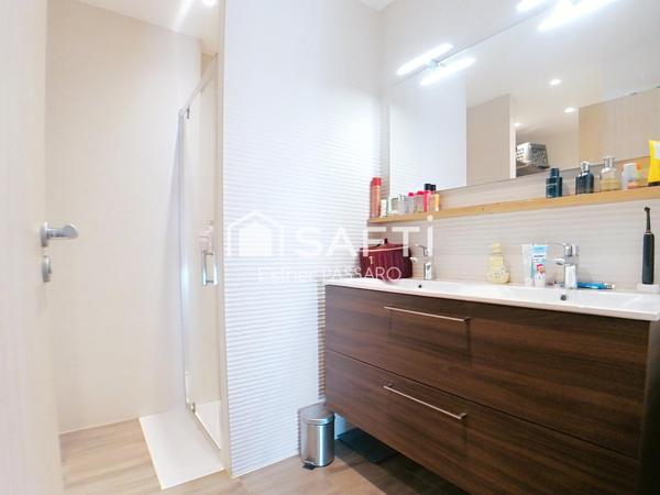 Appartement en duplex avec esprit maison – Terrasse, jardin et double garage XXL