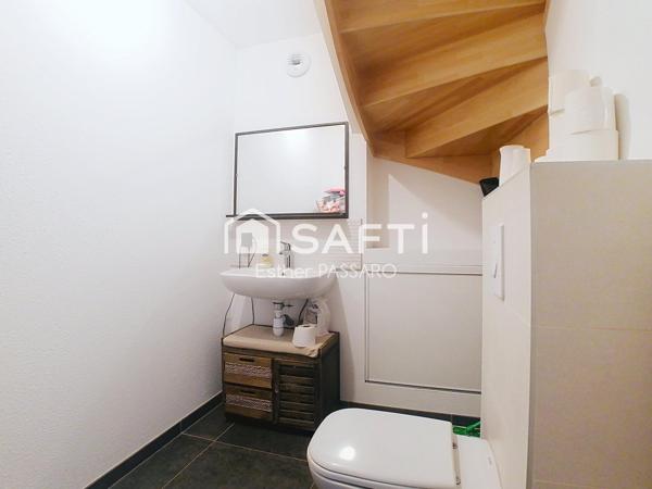 Appartement en duplex avec esprit maison – Terrasse, jardin et double garage XXL