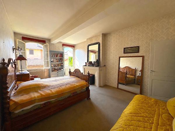 Maison à vendre 10 pièces 334M2 MIRANDE (32)