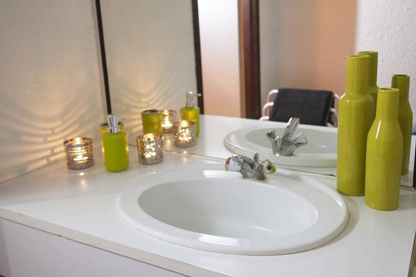 ✨ À vendre – Studio rénové avec grande terrasse aux 3 Épis ✨